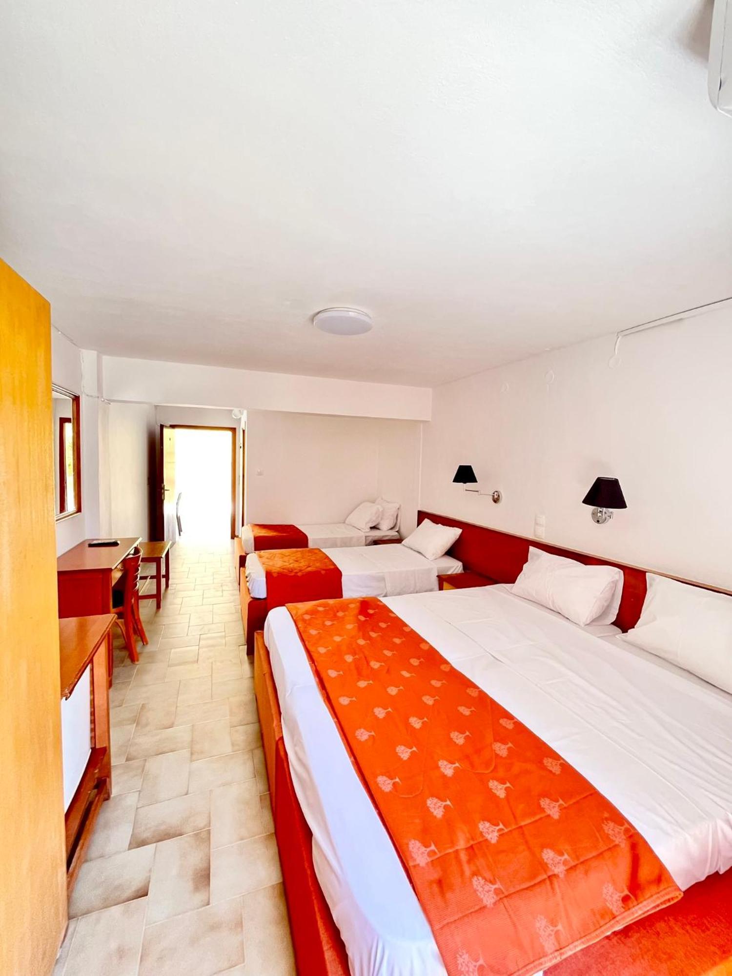 Oelia Rooms & Apartments Agia Marina  Luaran gambar