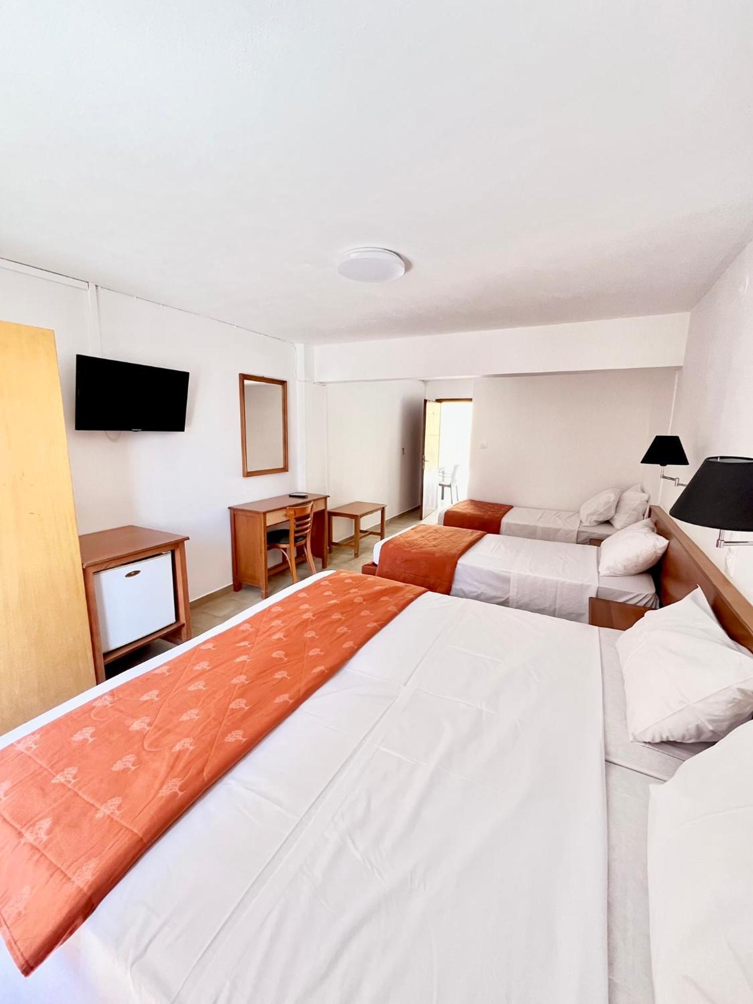 Oelia Rooms & Apartments Agia Marina  Luaran gambar