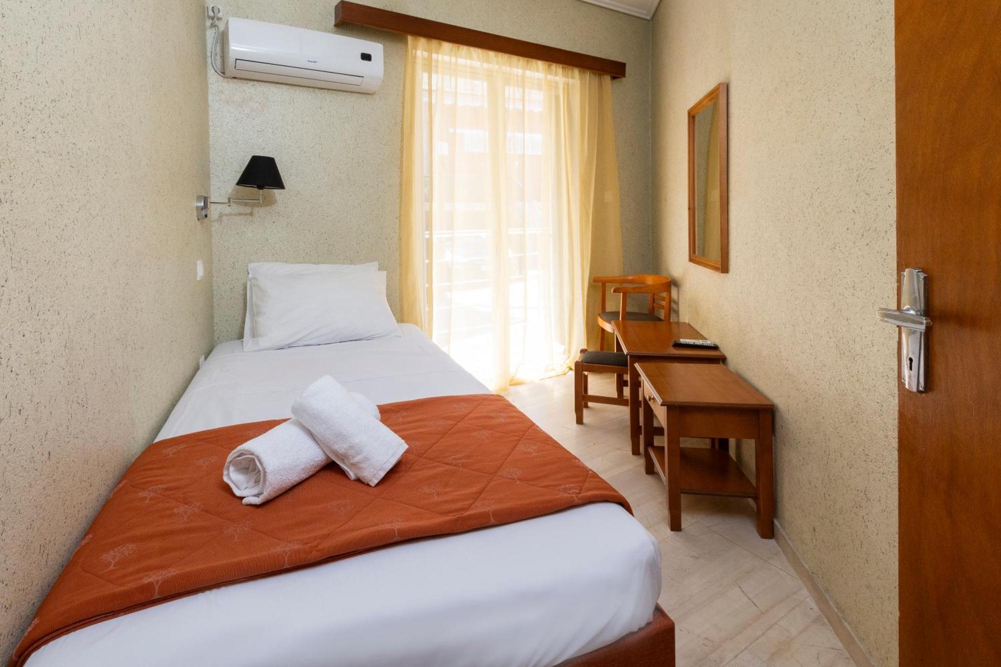 Oelia Rooms & Apartments Agia Marina  Luaran gambar