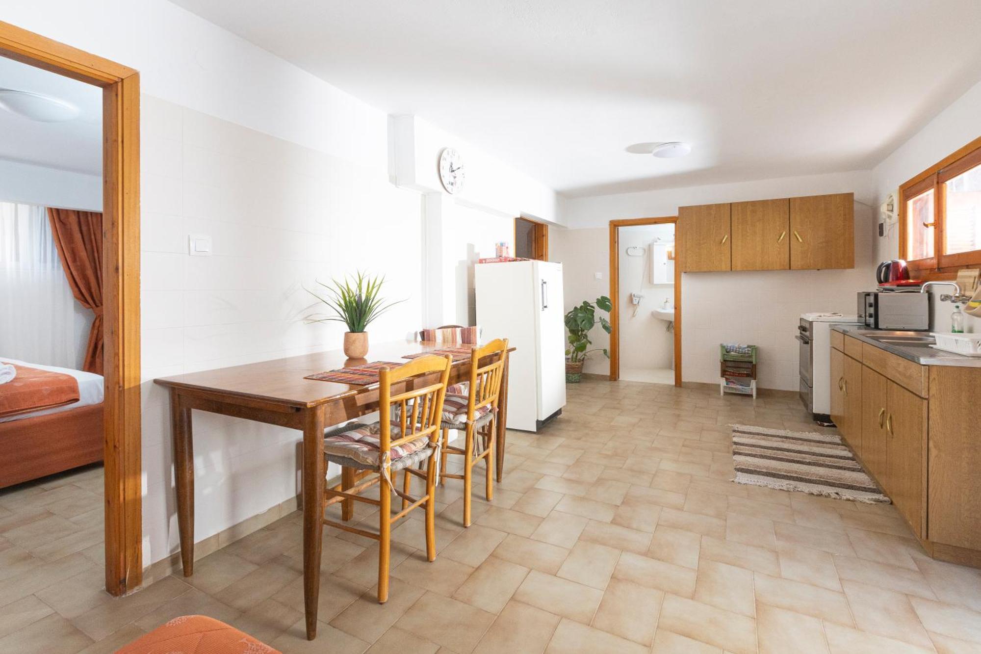 Oelia Rooms & Apartments Agia Marina  Luaran gambar