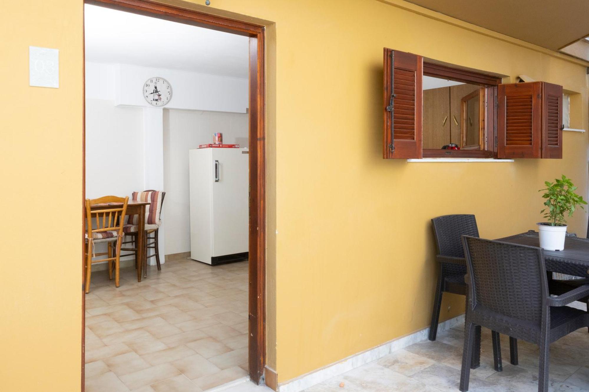Oelia Rooms & Apartments Agia Marina  Luaran gambar