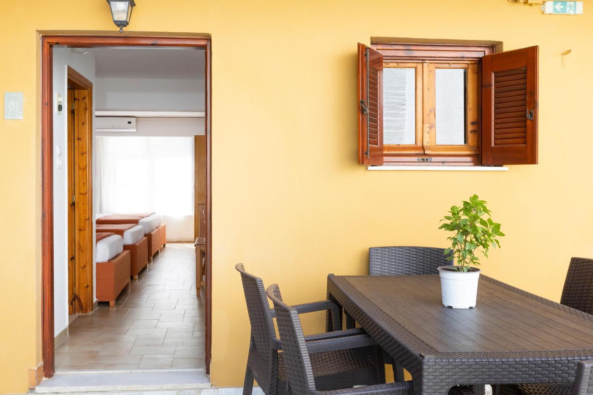 Oelia Rooms & Apartments Agia Marina  Luaran gambar